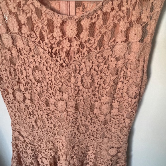 Monteau Los Angeles Blush Lace Handkerchief-Hem Dress | Romantic Boho | L - Picture 7 of 8